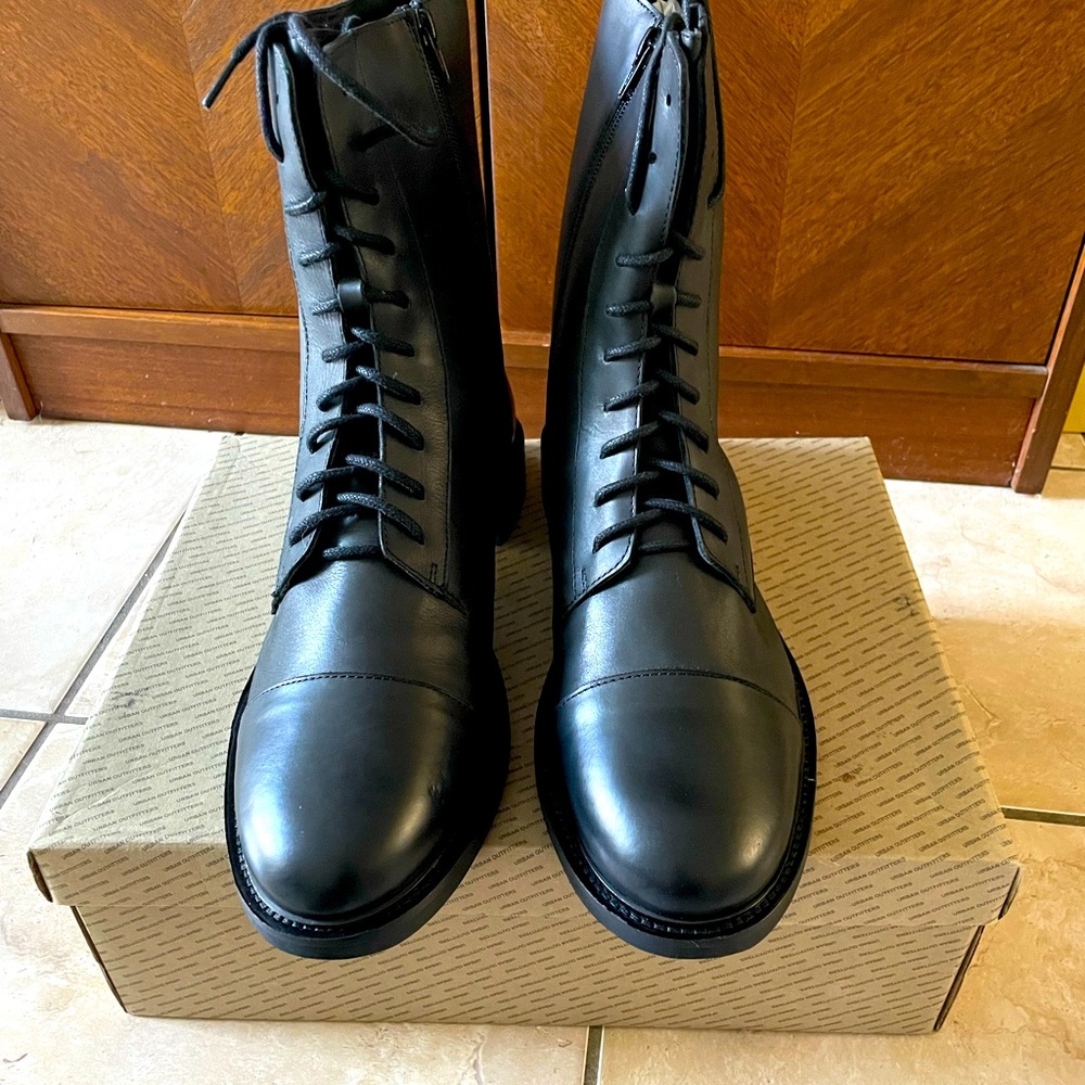 Leather utility lace up boot